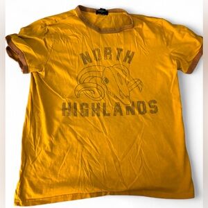 Forever 21 Yellow & Brown North Highlands Graphic Short Sleeve Tee Size Medium